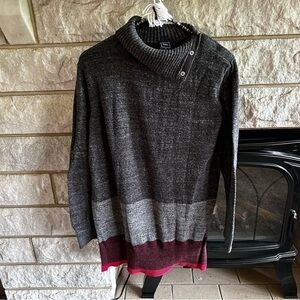 GAP turtleneck sweater gray pink snap neckline